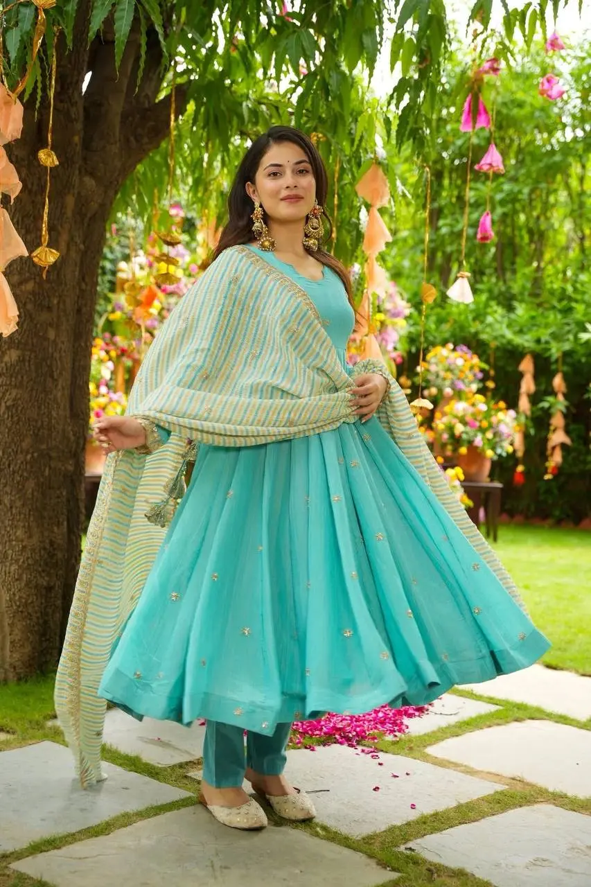 Bansi -SRK Designer Faux Georgette Gown with Dupatta - Image 6