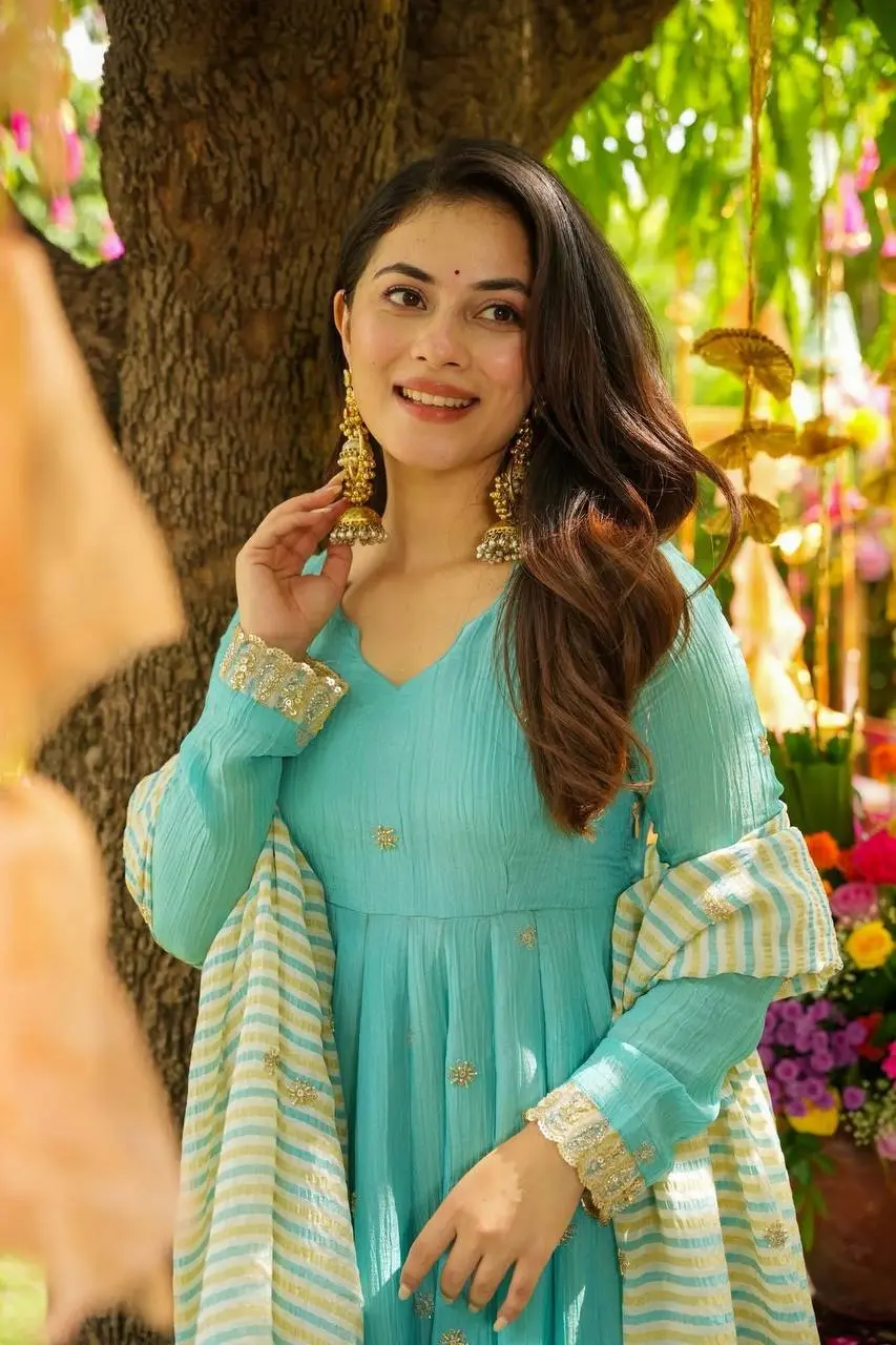 Bansi -SRK Designer Faux Georgette Gown with Dupatta - Image 7