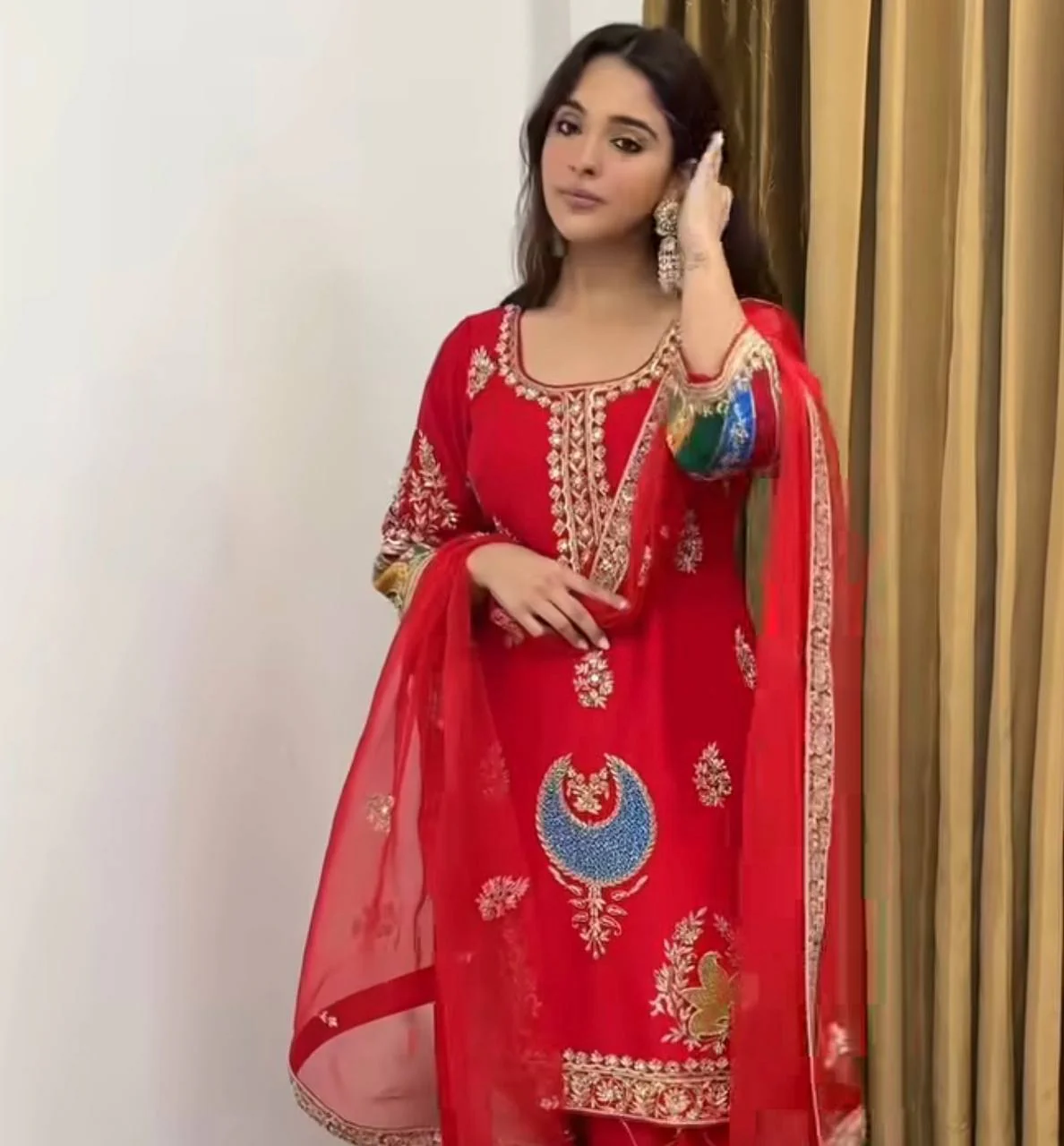 Urja-MD-Heavy Natural Crepe Silk Top Pent dupatta set - Image 3