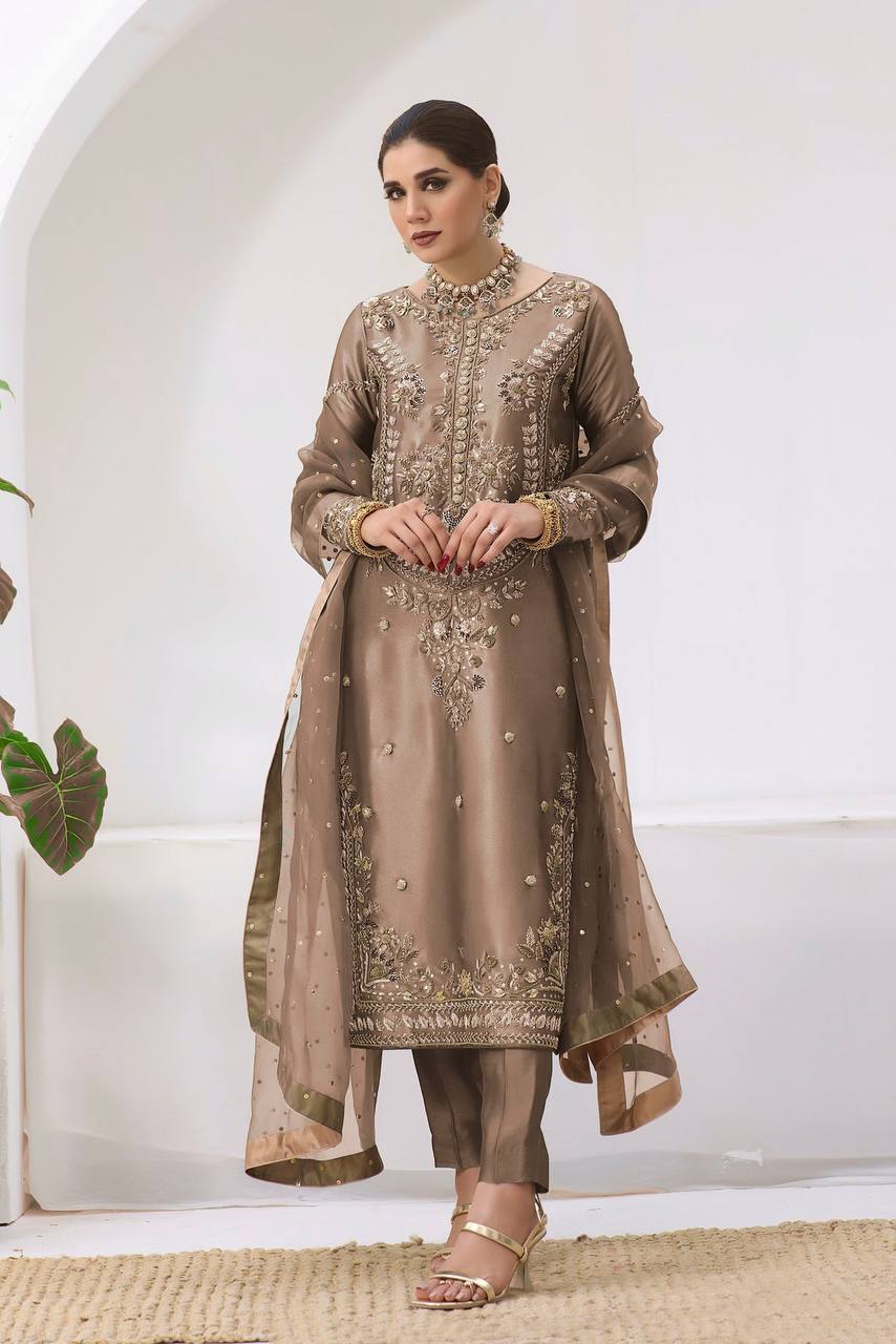 Priti -HK Kurta Set in Jimmy Choo Silk - Image 4