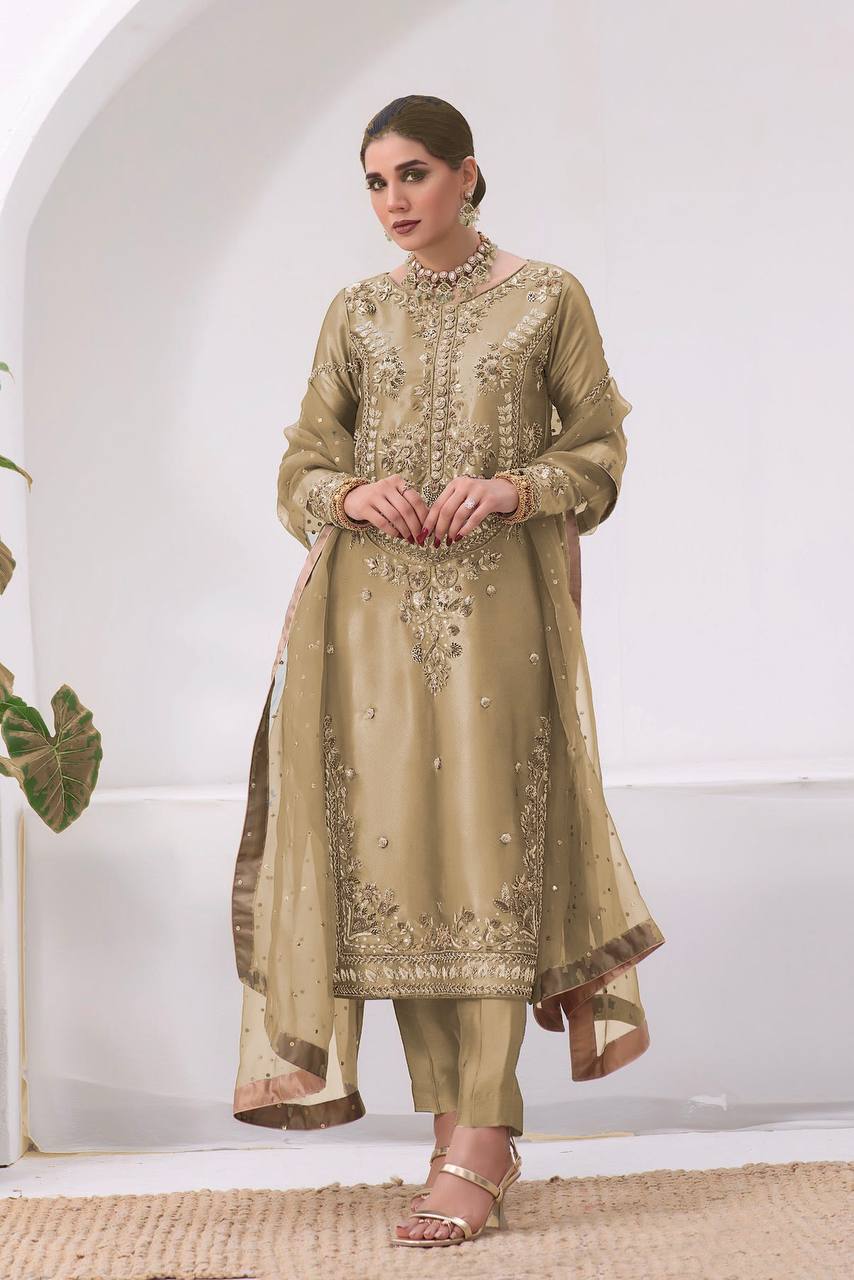 Priti -HK Kurta Set in Jimmy Choo Silk - Image 6